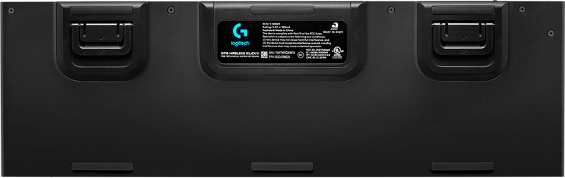 Na stražnjoj strani tipkovnice nalazi se čak šest gumenih nožica koje sprečavaju klizanje tipkovnice po podlozi, a ako želite podešavati kut, to možete učiniti pomoću dvije otklopne nožice s dvije moguće pozicije