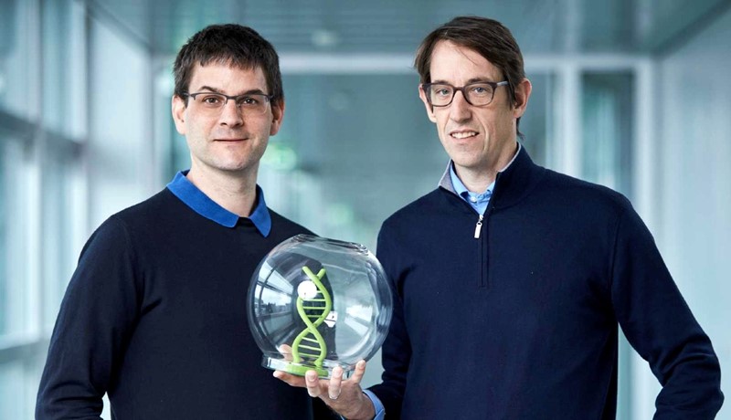 Profesi Wendelin Stark i Robert Grass dobitnici su European Inventor Awarda 2021. 📷 European Patent Office