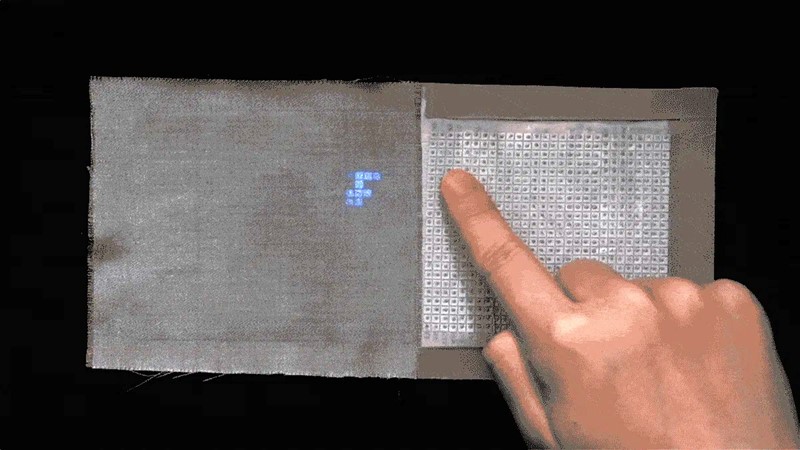 Bežična tekstilna elektronika istraživača omogućuje taktilni prikaz piksela s uzorkom bez čipova ili baterija 📷 Yang i sur.