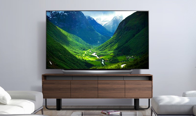 Kako ne posjeduju pozadinsko osvjetljenje, OLED televizori mogu biti osjetno tanji od LCD-ova