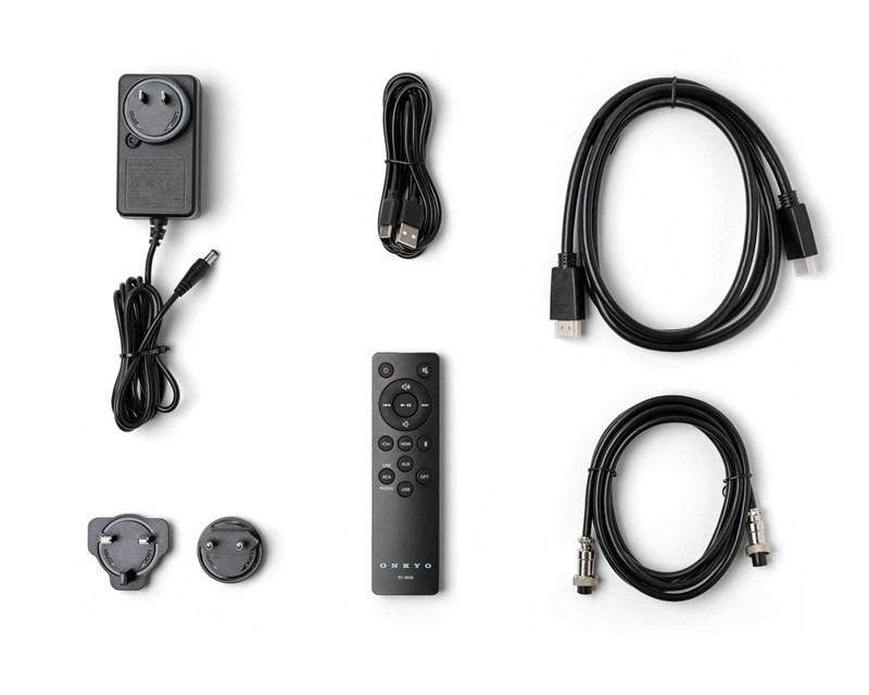 Onkyo je kupcu u paket spremio sve najnužnije za instantno korištenje GX-30ARC-a uz praktički bilo koji moderan izvor zvuka, uključujući simpatičan i funkcionalan daljinski upravljač