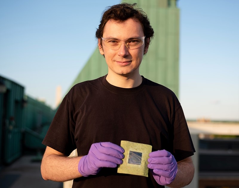 Dr. Virgil Andrei s umjetnim listom