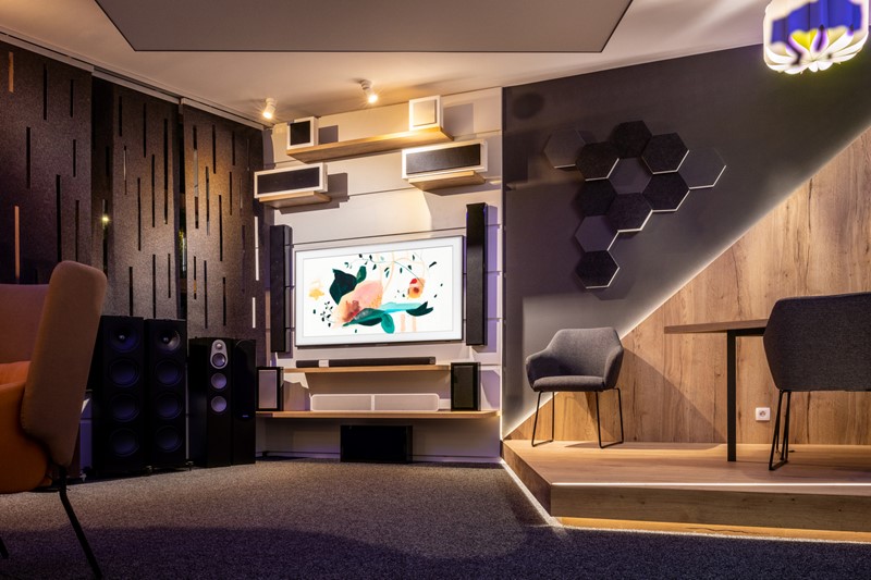 U sekciji rezerviranoj za kućno kino iskušavaju se raznih soundbarovi / Foto: Vjeran Petrović