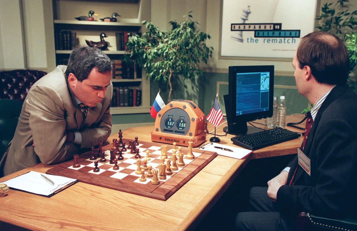 Gari Kasparov protiv IBM-ova Deep Bluea, naširoko prenošen i komentiran meč koji je privukao pozornost opće javnosti na šahovske programe