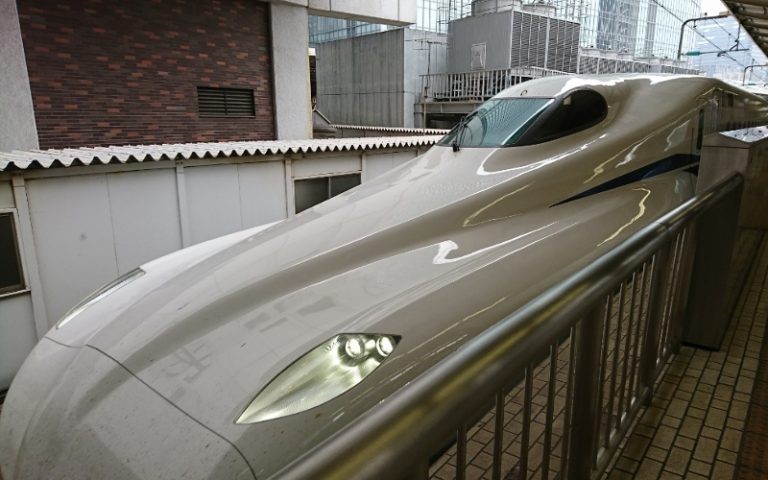 Претставена новата генерација на супербрзиот јапонски воз кој достигнува максимална брзина дури од 360 километри на час