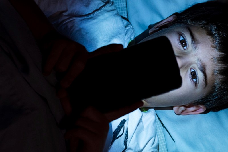 Izlaganje plavoj svjetlosti moglo bi se smatrati faktorom rizika za raniji početak puberteta, smatraju turski istraživači