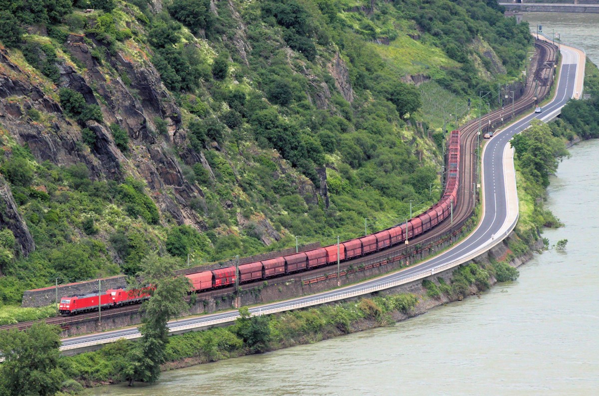 EU želi teretni prijevoz prebaciti s autocesta na željeznicu – Teretni vlak Deutsche Bahn s niskim emisijama CO2 📷 https://railway-news.com/