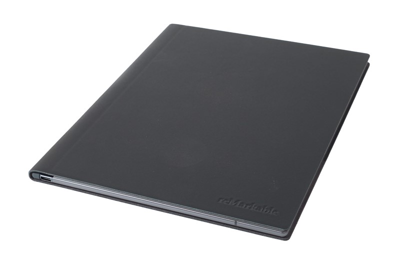 Sluplja inačica Book Folija izrađena je od prirodne kože crne ili smeđe boje