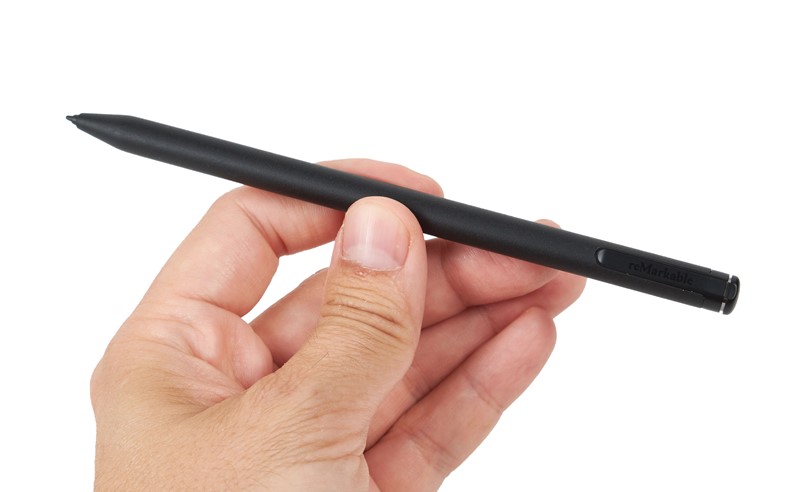 Skuplja olovka jednae je grublje tekstura, no na suprotnom kraju nudi gumicu