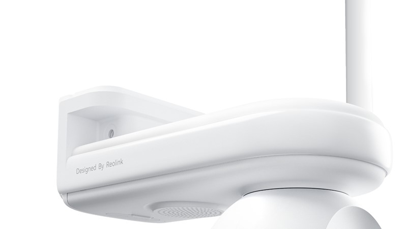 Baterije ukupnog kapaciteta 20.000 mAh poslagane su horizontalno, pa je kućište kamere duguljasto. Preferirali bismo neku kompaktniju formu, iako postojeća ima neke prednosti – kućište djelomično štiti objektiv od snijega