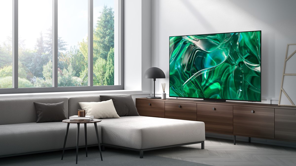 S još višom maksimalnom svjetlinom, televizori s novom generacijom QD-OLED panela prikladni su za korištenje (i) u svijetlim okolinama, za kakve se OLED-i nekoć nisu preporučivali