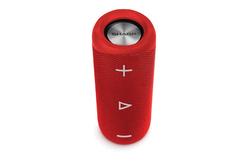 Metalizirani bokovi zvučniku daju ozbiljan, gotovo profesionalan izgled