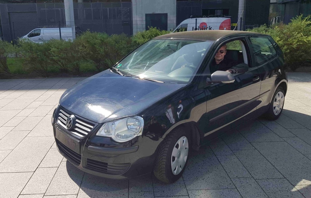Demo automobil s nevidljivom solarnom
