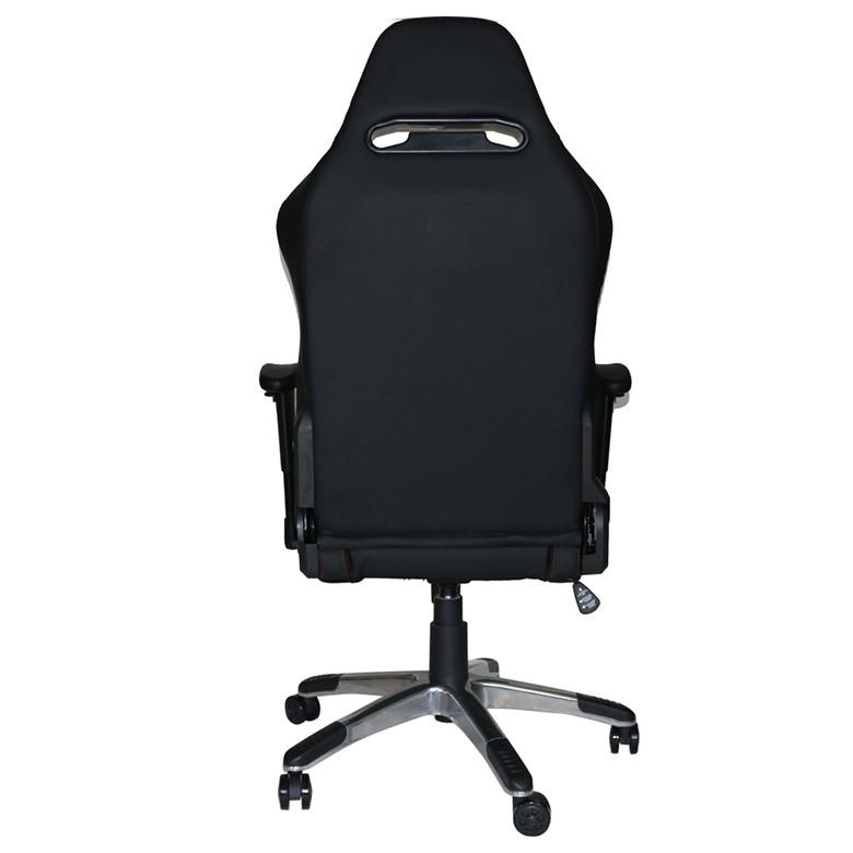 Oblik stolca nije pretjerano revolucionaran i neupadljiv je s leđa, ali u praksi pokazuje se udobnim i prilikom duljeg korištenja