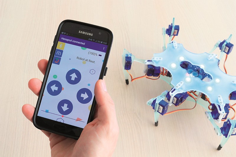 Mobilna aplikacija omogućuje da se sastavljenim robotom upravlja
