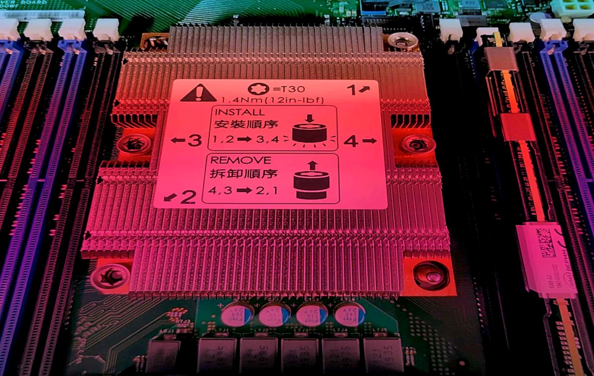 Sigurnosna ranjivost u Intelovim procesorima omogućava proboj barijera između različitih korisnika procesora koristeći pažljivo izrađene nizove instrukcija 📷 ETH Zurich / Computer Security Group, Corporate Communications