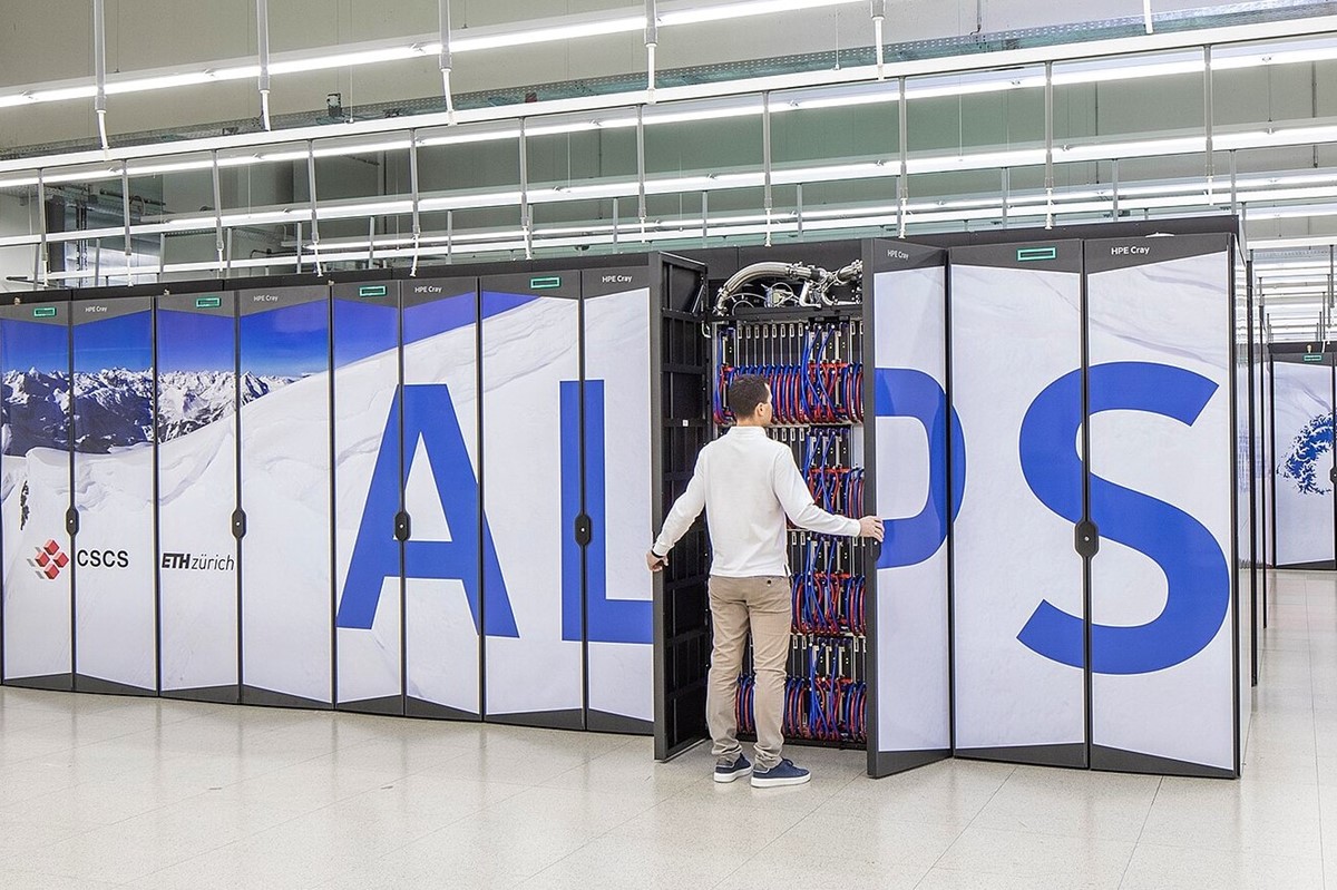 Model se trenira na superračunalu Alps, jednoj od najnaprednijih svjetskih AI platformi, opremljenoj s više od 10.000 NVIDIA Grace Hopper superčipova 📷 CSCS