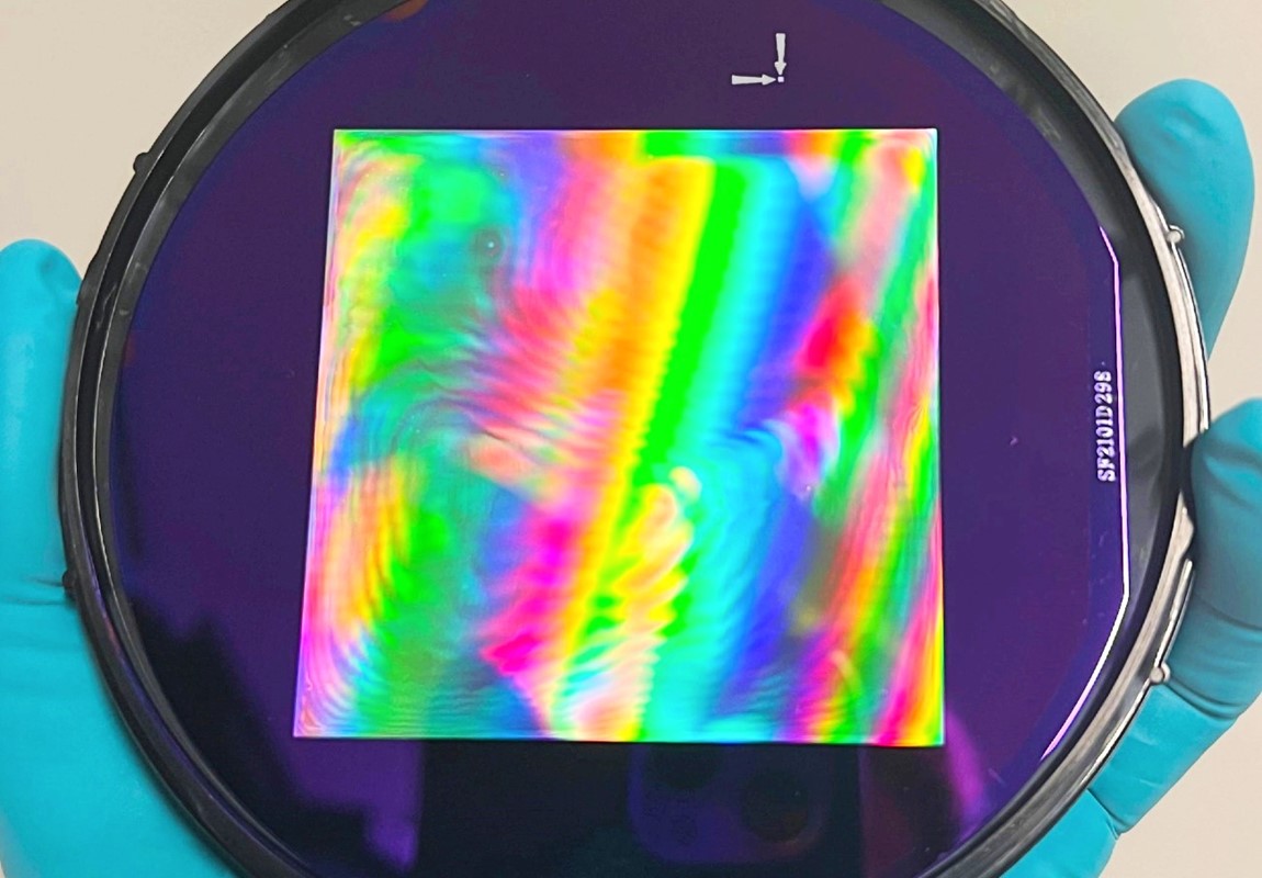 Proces dizajniranja ultratankih membrana s milijardama rupica 📷 Norte lab, TU Delft/Bessa lab, Brown University