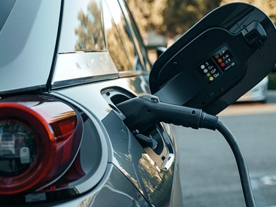 U Kaliforniji će punjenje električnih vozila danju smanjiti troškove i opterećenje mreže