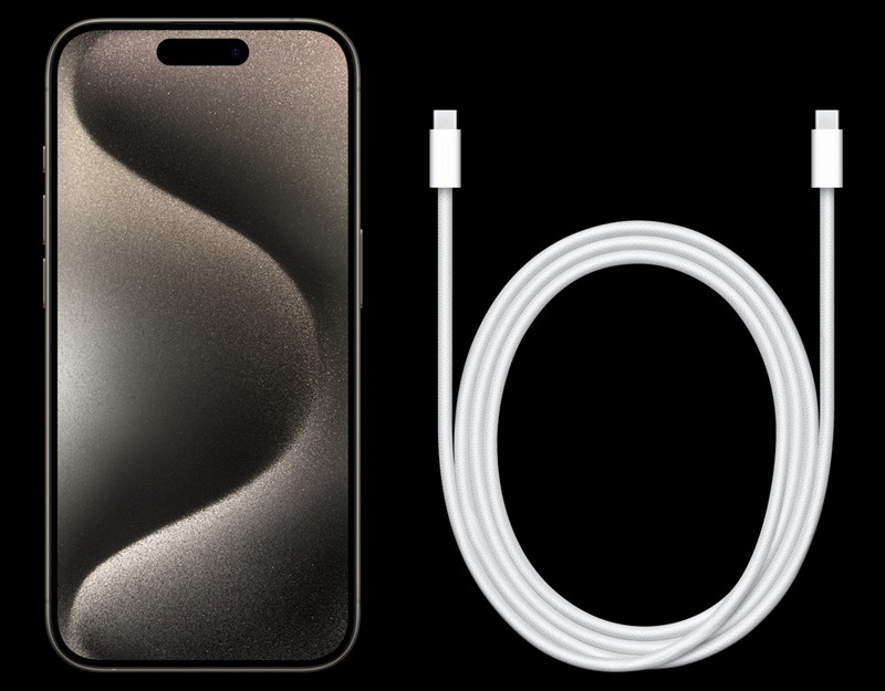 Apple će vam s novim iPhoneom rado u kutiju zapakirati USB-C - USB-C kabel, no s novim iPhoneima nećete dobiti punjač - niti vam ne treba novi punjač, jer doma vrlo vjerojatno već imate USB-C punjač, čak i ako koristite iPhone, jer su se iPhonei s Lightning konektorom ionako spajali na USB-C punjač