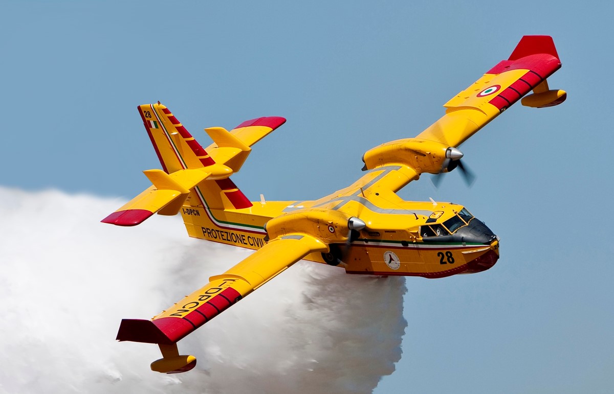Canadair CL-415 📷 Wikipedia