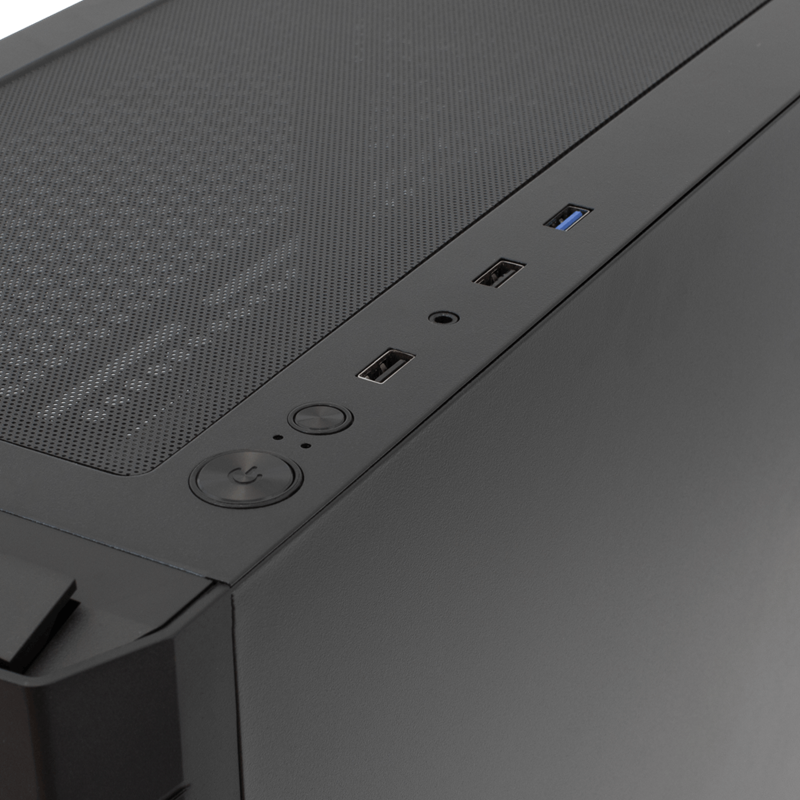 Prednji I/O portovi postavljeni su na desni brid gornje plohe kućišta. Kraj njih nalazi se veliki filter za prašinu, pričvršćen magnetnom ovojnicom