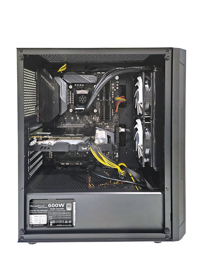 Ugradnja vodenog hlađenja nije samo mrtvo slovo na papiru – bez problema pošlo nam je za rukom montiranje vodenjače s 240-milimetarskim radijatorom