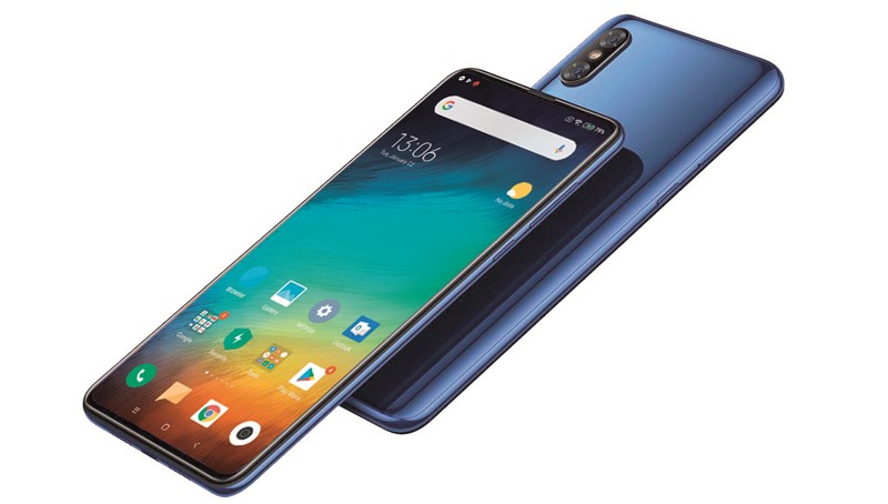 Tipke za glasnoću zvuka i aktivaciju ekrana nalaze se na desnom boku. Ekran također možemo aktivirati podizanjem mobitela sa stola ili dvostrukim tapkanjem